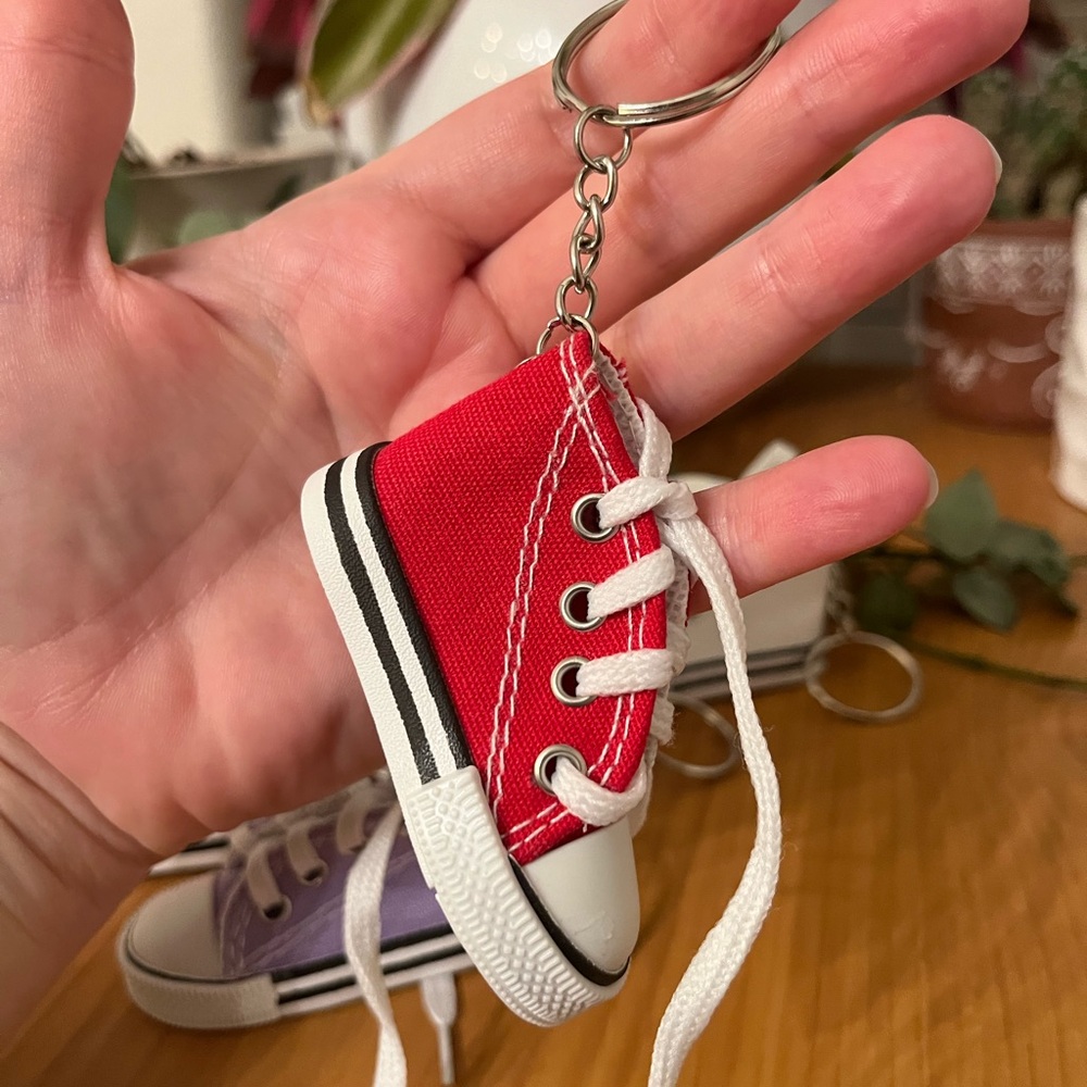 Canvas Sneaker Keychain - Assorted Colors NWOT - Picture 2 of 4